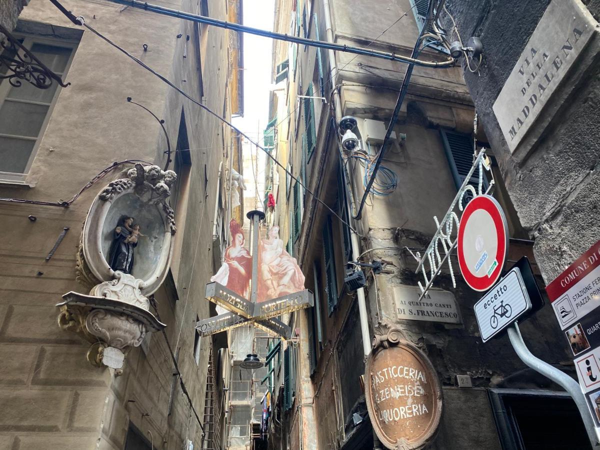 Casaviva- Ampio Appartamento Nei Vicoli Di Genova Exterior photo